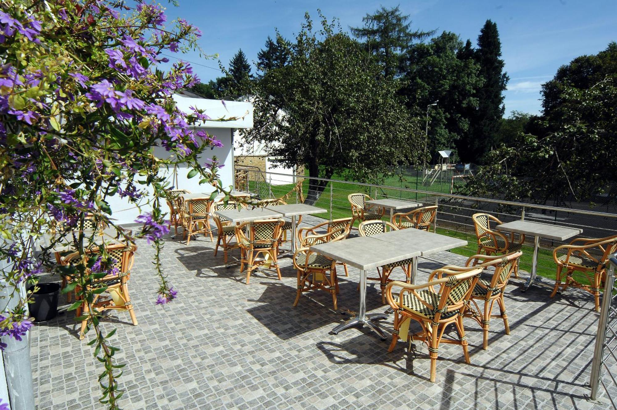 Hotel Aux Beaux Rivages En Gaume Lacuisine Esterno foto